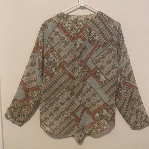 CHICO'S Sheer Tie Front Blouse 2 - Picture 4 of 8